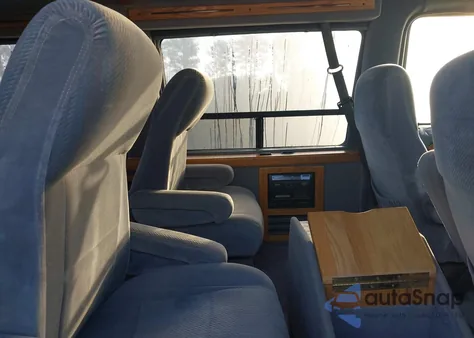 1993 Ford Econoline E150 Van from USA, damaged, VIN 1FDEE14N4PHB76317